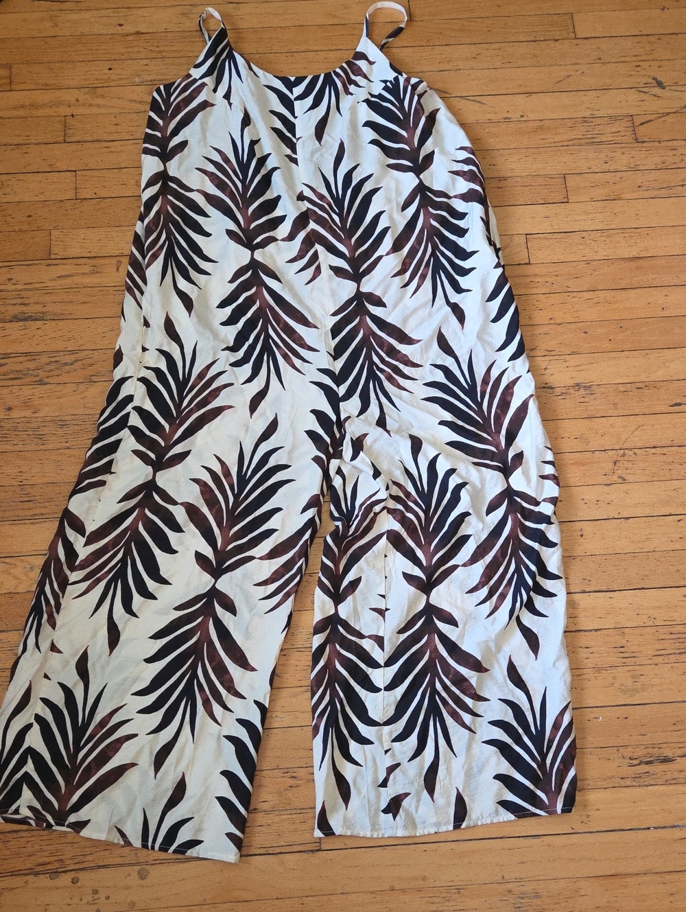 🫶🏾Fred David White Jumpsuit with Brown Leaf Print